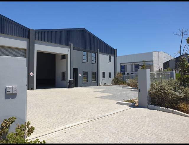 232M² WAREHOUSE TO LET IN RIVERGATE